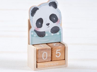 wooden calendar panda 1